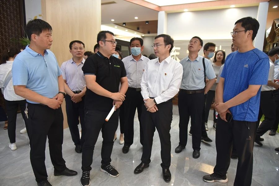 1591841103528427.jpg 66dfd83501c5871779c549defc21a9a.jpg